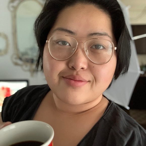 Meet your Posher🙋🏻‍♀️ - Picture 2 of 8